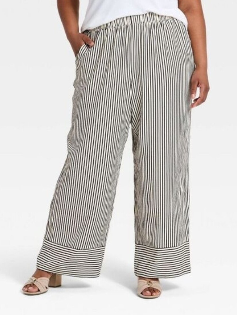Women's Straight Leg Pull-On Pants - Ava & Viv Cream/Black